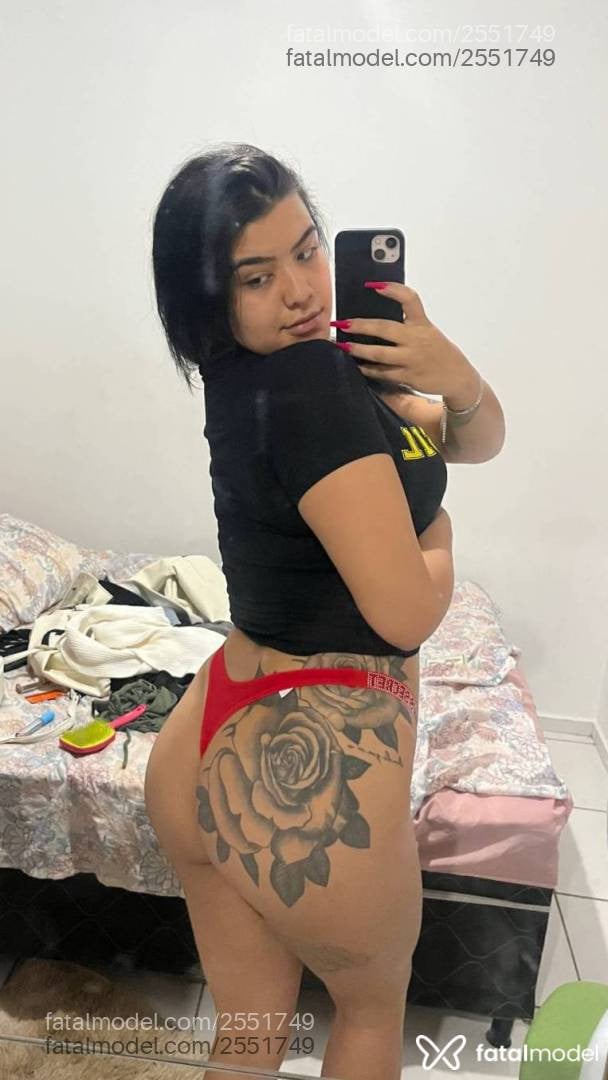 Acompanhante mulher morena (o) de olhos pretos - Lunna
