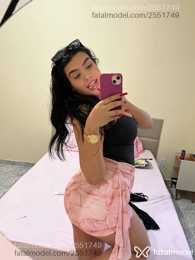 Acompanhante mulher morena (o) de olhos pretos - Lunna