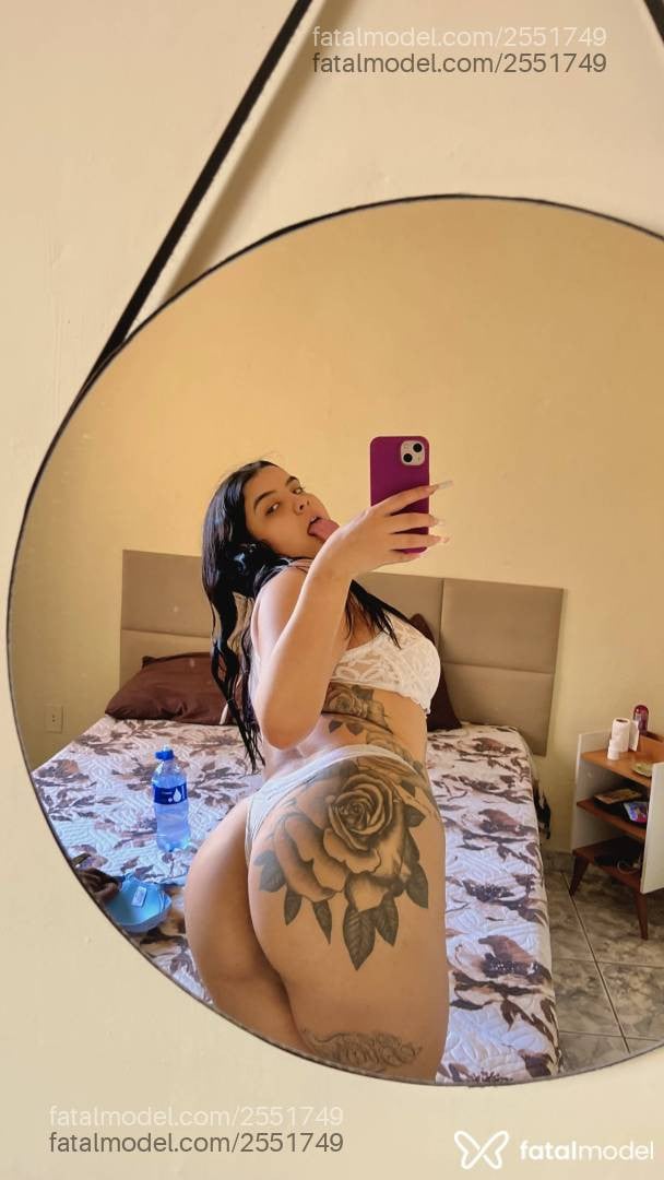 Acompanhante mulher morena (o) de olhos pretos - Lunna