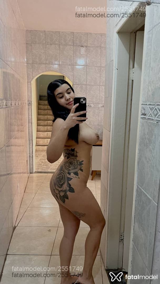 Acompanhante mulher morena (o) de olhos pretos - Lunna