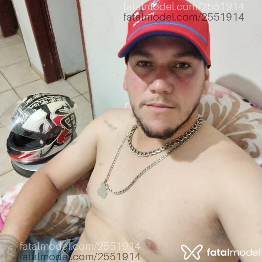 Acompanhante homem com cabelo castanho de olhos mel em Blumenau Acompanhante homem com cabelo castanho de olhos mel em Blumenau - Raridade
