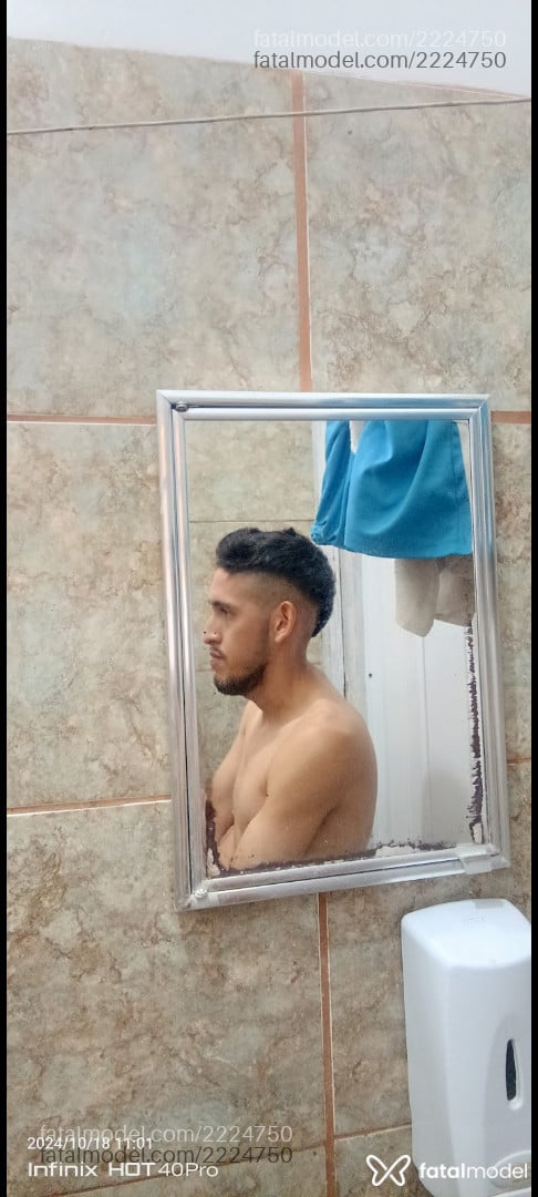 Acompanhante homem com cabelo castanho de olhos pretos em Boa Vista Acompanhante homem com cabelo castanho de olhos pretos em Boa Vista - Cris