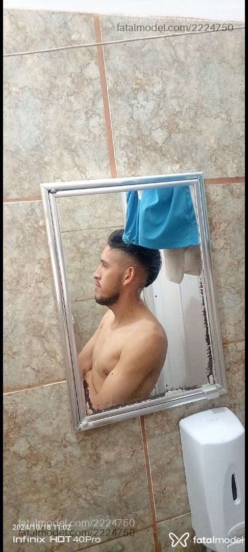 Acompanhante homem com cabelo castanho de olhos pretos em Boa Vista Acompanhante homem com cabelo castanho de olhos pretos em Boa Vista - Cris