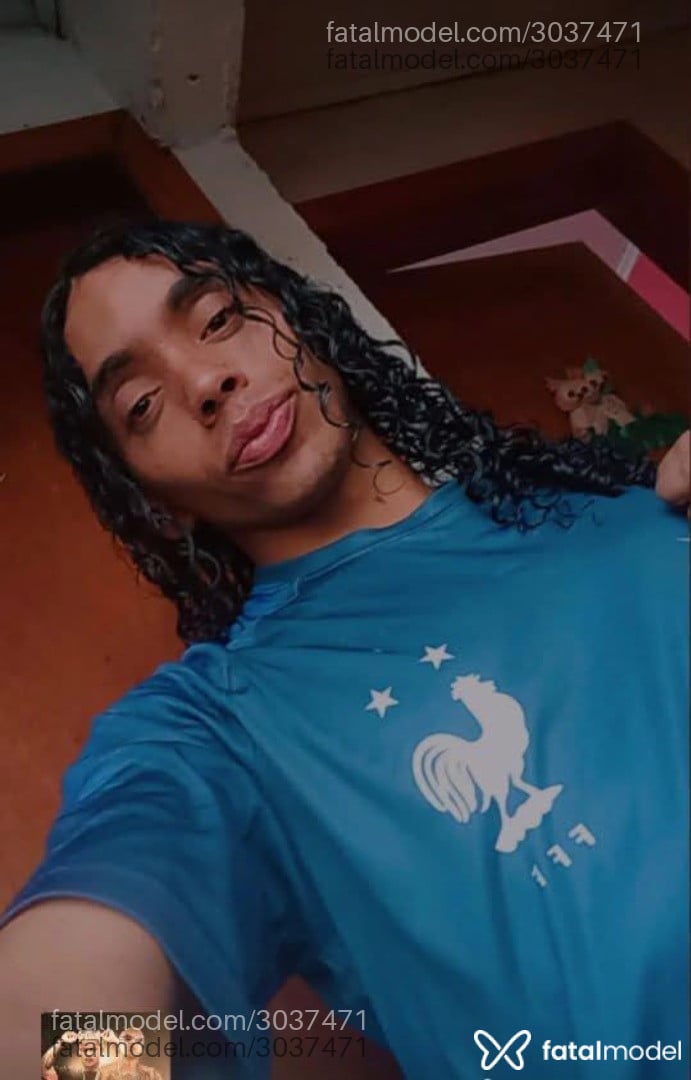 Acompanhante homem com cabelo castanho de olhos castanhos em Virtual - Gustavo Bbandeira