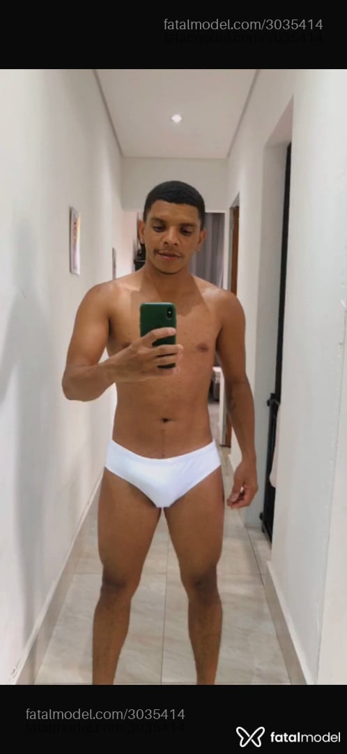Acompanhante homem com cabelo castanho de olhos pretos em Belo Horizonte Acompanhante homem com cabelo castanho de olhos pretos em Belo Horizonte - Pedro Henrique