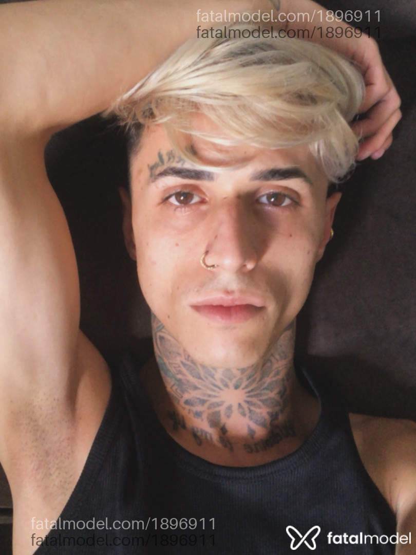 Acompanhante homem loira (o) de olhos mel em Rio de Janeiro - Enzo Gabriel