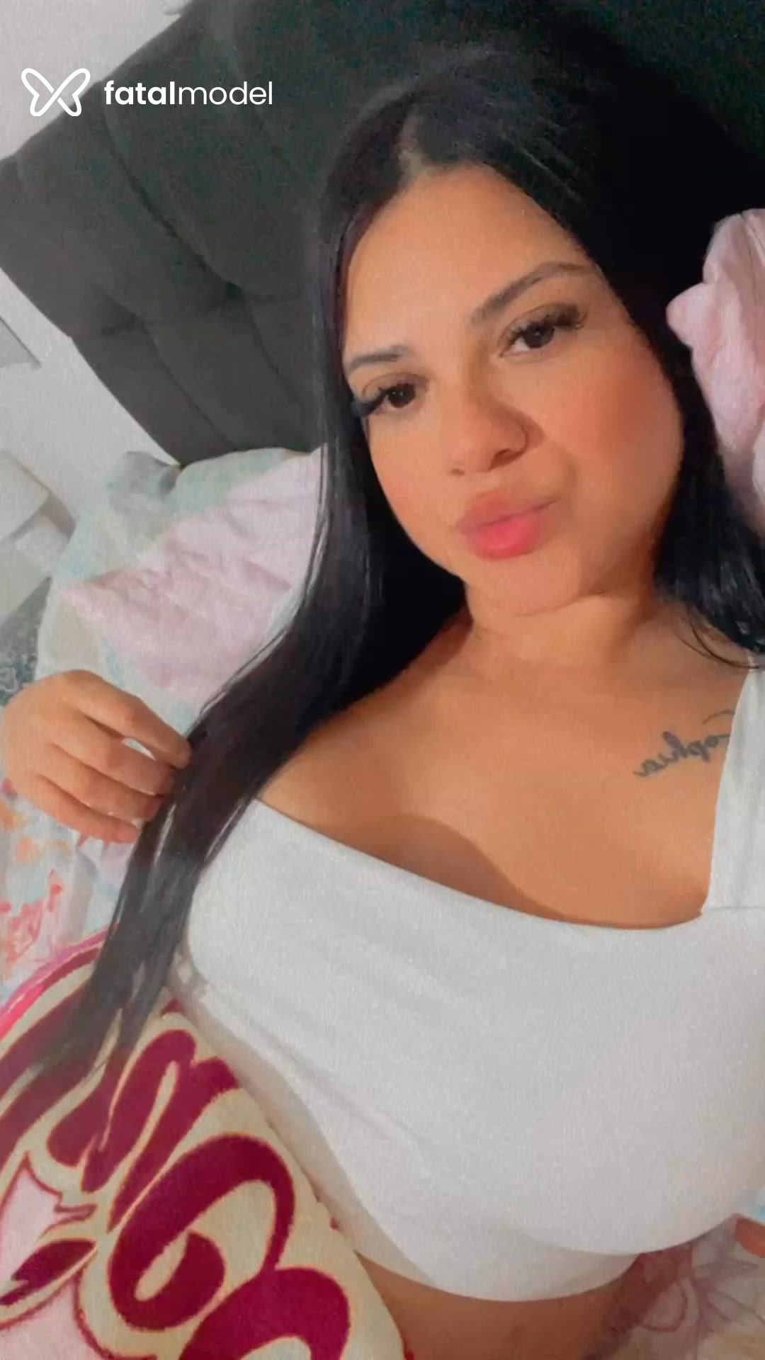 Acompanhante mulher morena (o) de olhos castanhos - Bruna Mendes Acompanhante mulher morena (o) de olhos castanhos - Bruna Mendes