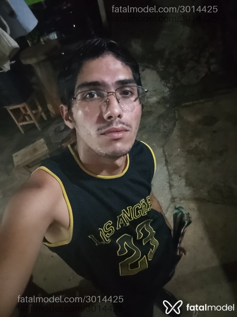 Acompanhante homem com cabelo castanho de olhos castanhos em São Paulo - Keven