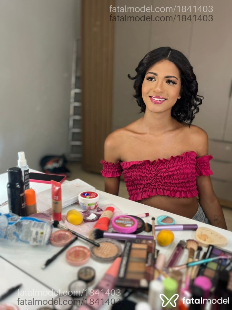 Acompanhante mulher trans morena (o) de olhos castanhos em Tupã Acompanhante mulher trans morena (o) de olhos castanhos em Tupã - Bri