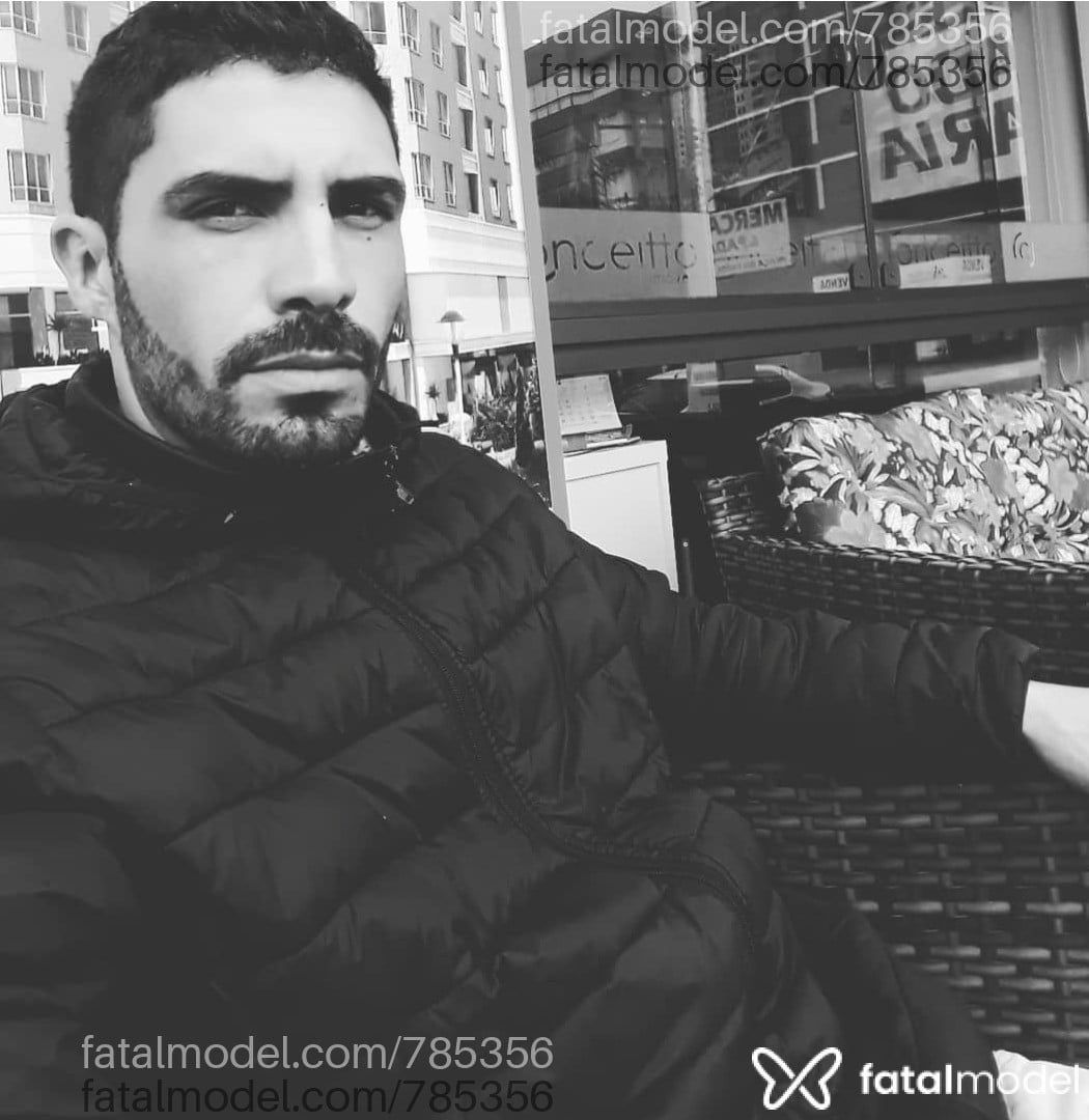 Acompanhante homem com cabelo castanho de olhos castanhos em Itajaí Acompanhante homem com cabelo castanho de olhos castanhos em Itajaí - Cleiton