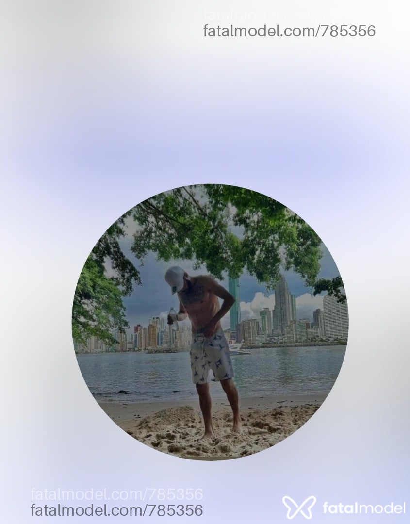 Acompanhante homem com cabelo castanho de olhos castanhos em Itajaí Acompanhante homem com cabelo castanho de olhos castanhos em Itajaí - Cleiton