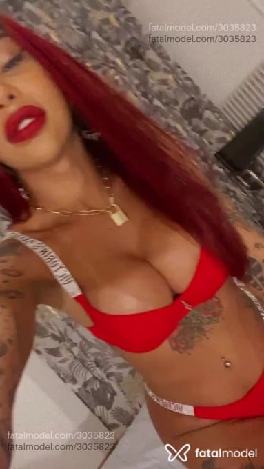 Acompanhante mulher trans com cabelo castanho de olhos castanhos em Carapicuíba Acompanhante mulher trans com cabelo castanho de olhos castanhos em Carapicuíba - Haycka Pornostar