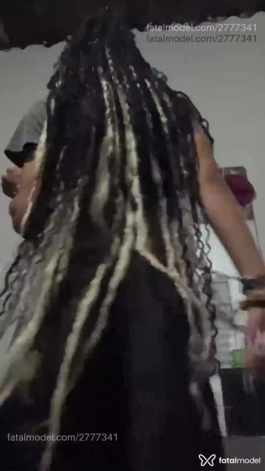 Acompanhante homem com cabelo colorido de olhos castanhos em São Paulo - Jotta