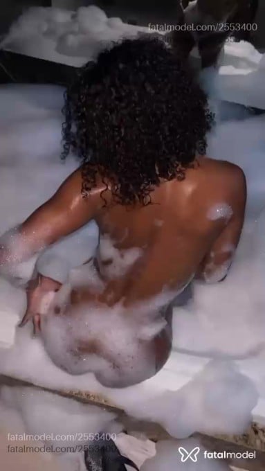 Acompanhante mulher morena (o) de olhos pretos em Goiânia - Ravena