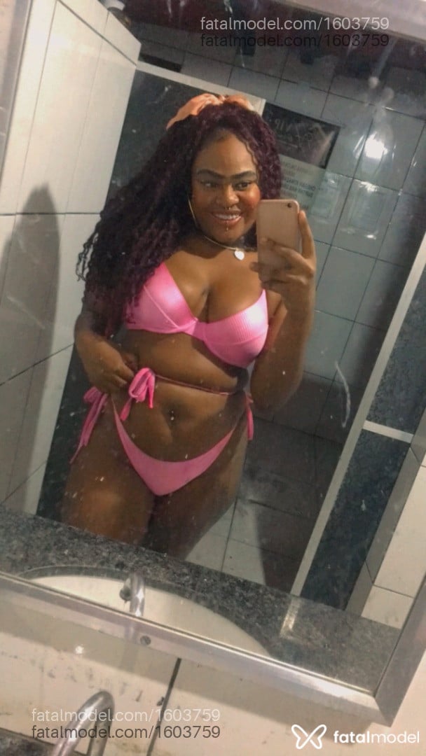 Acompanhante mulher com cabelo castanho de olhos castanhos em Campinas - Amanda Victoria
