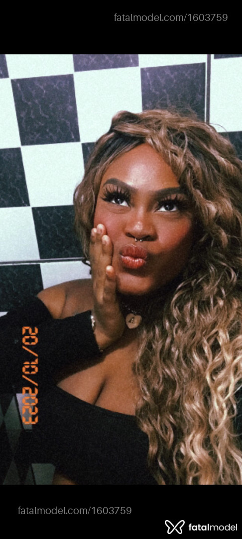 Acompanhante mulher com cabelo castanho de olhos castanhos em Campinas - Amanda Victoria