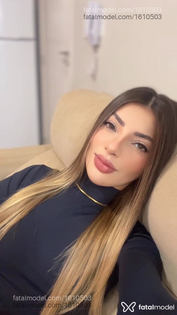 Acompanhante mulher com cabelo castanho de olhos castanhos - Aylla