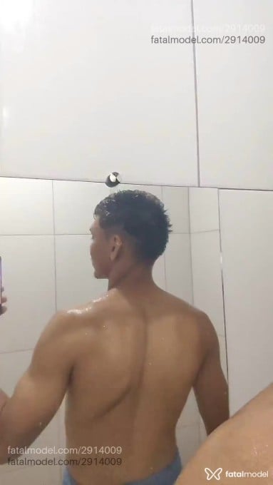 Acompanhante homem morena (o) de olhos castanhos - Sandro