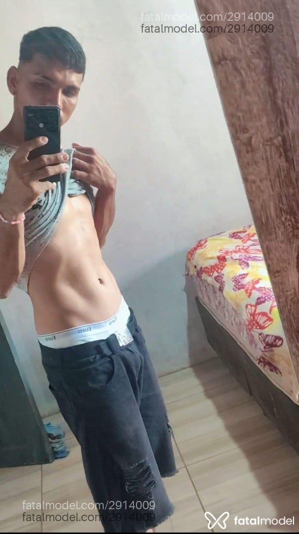 Acompanhante homem morena (o) de olhos castanhos - Sandro