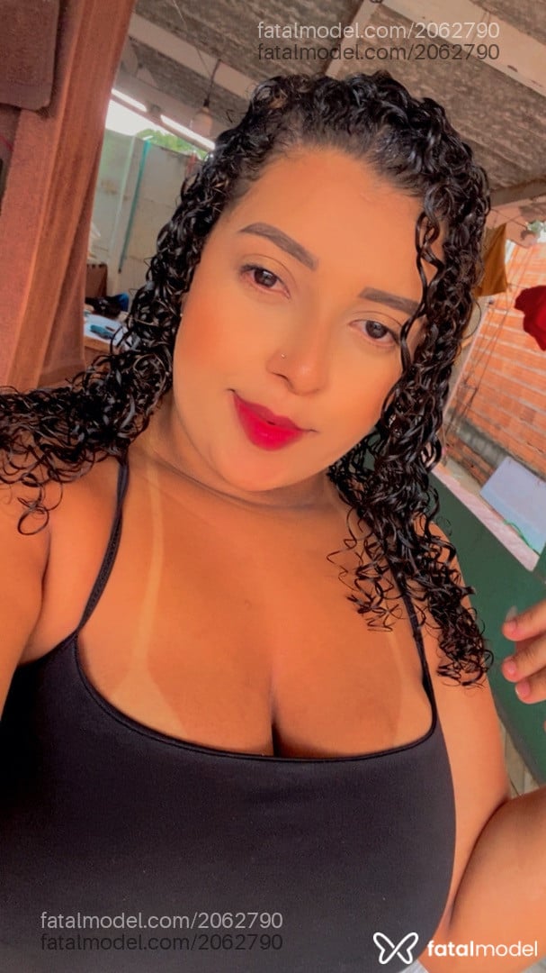 Acompanhante mulher morena (o) de olhos pretos - Anny
