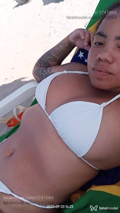 Acompanhante mulher com cabelo castanho de olhos pretos em Porto Alegre - Sara Maria