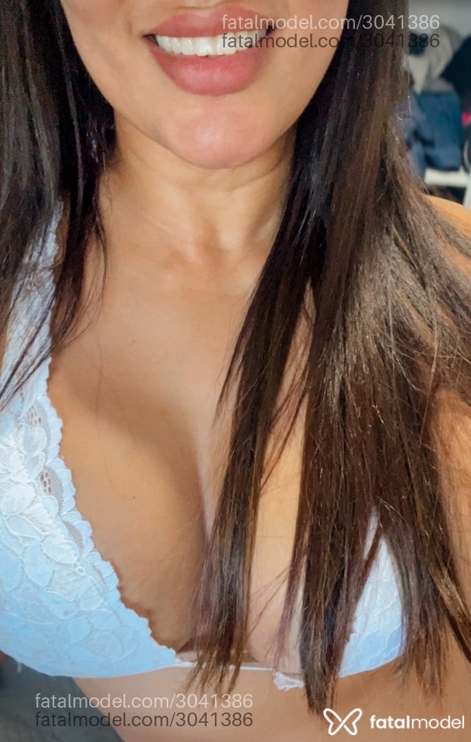 Acompanhante mulher morena (o) de olhos castanhos - Nina Lopes Acompanhante mulher morena (o) de olhos castanhos - Nina Lopes