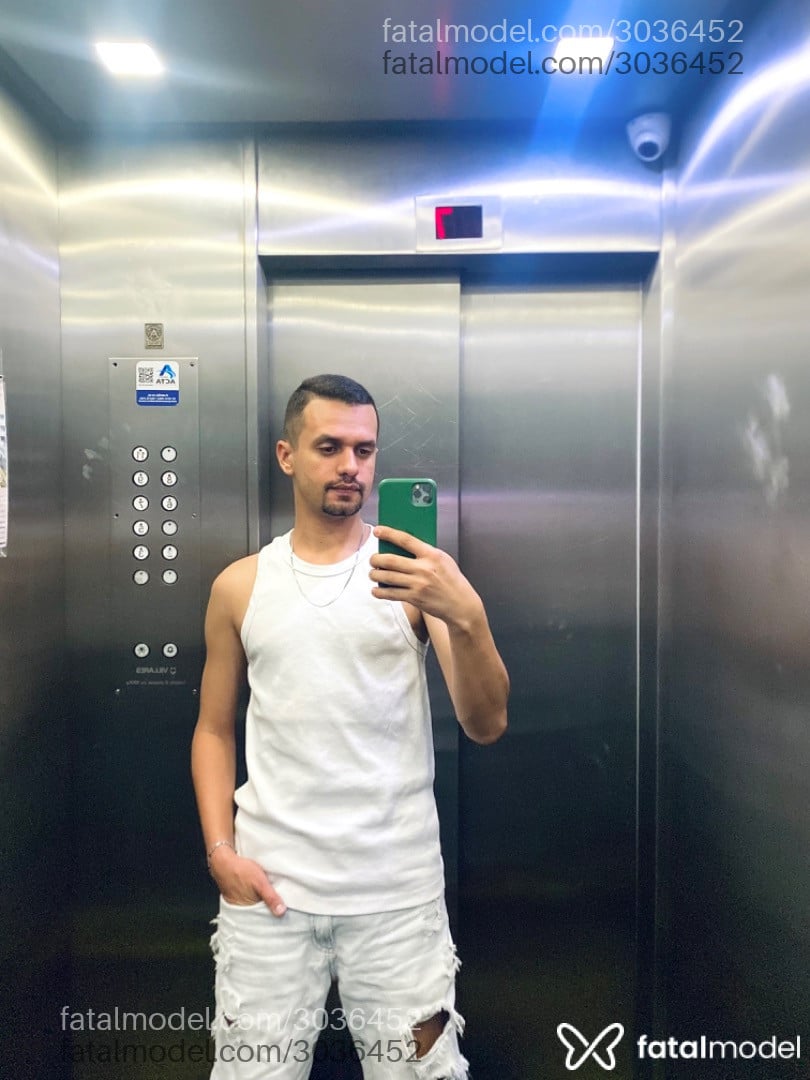 Acompanhante homem com cabelo castanho de olhos castanhos - Lucas Matheus Acompanhante homem com cabelo castanho de olhos castanhos - Lucas Matheus