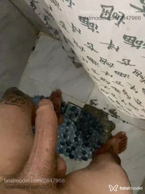 Acompanhante homem com cabelo castanho de olhos castanhos em Itajaí Acompanhante homem com cabelo castanho de olhos castanhos em Itajaí - Pirocão