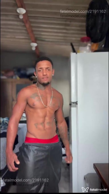 Acompanhante homem morena (o) de olhos pretos em Virtual - Jhony Black
