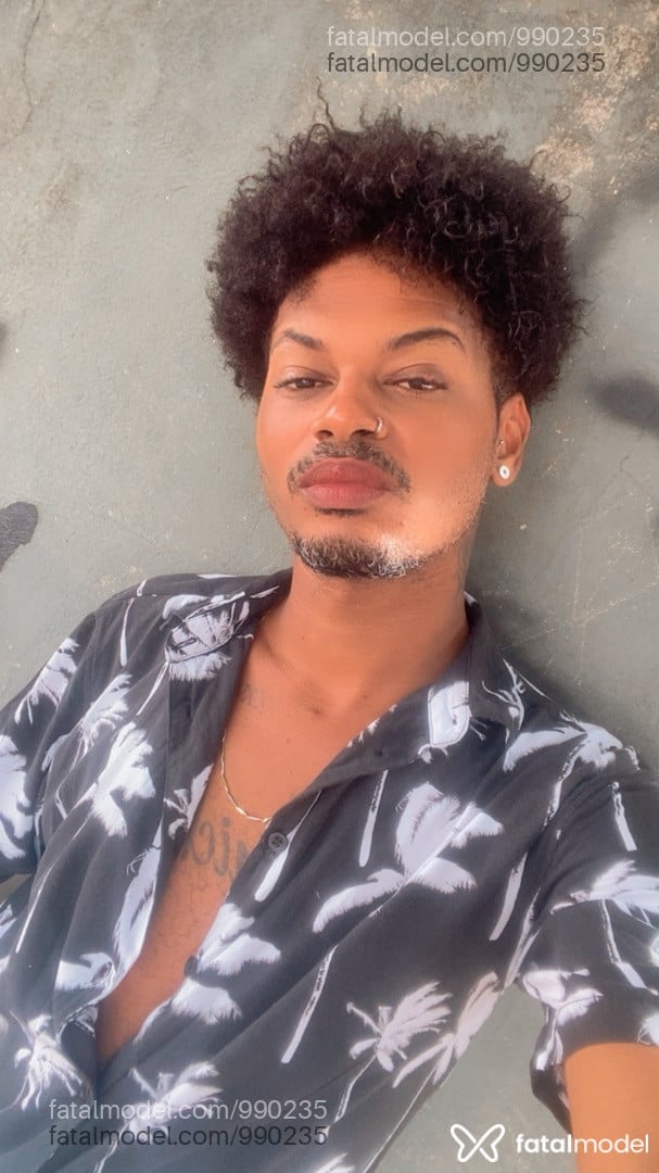 Acompanhante homem com cabelo castanho de olhos castanhos - Lorenzo Acompanhante homem com cabelo castanho de olhos castanhos - Lorenzo