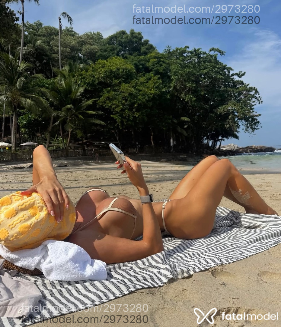 Acompanhante mulher morena (o) de olhos azuis em Balneário Camboriú - Luna Fit
