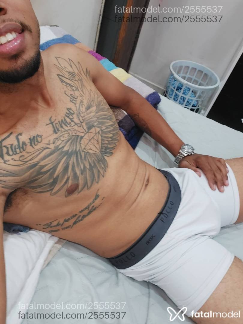 Acompanhante homem com cabelo castanho de olhos castanhos em Guarapari - Douglas