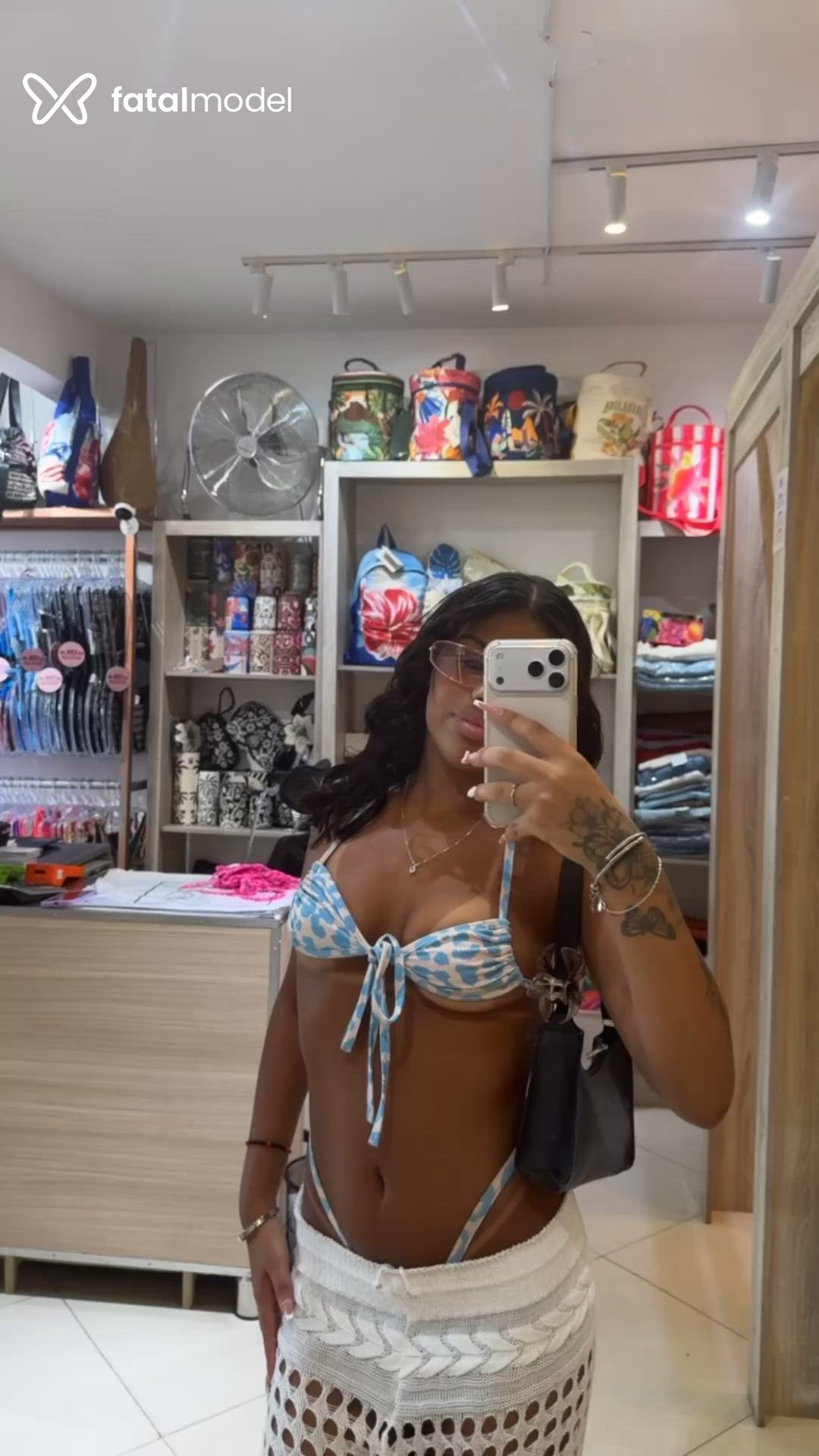 Acompanhante mulher com cabelo castanho de olhos pretos - Fernanda Oliveira