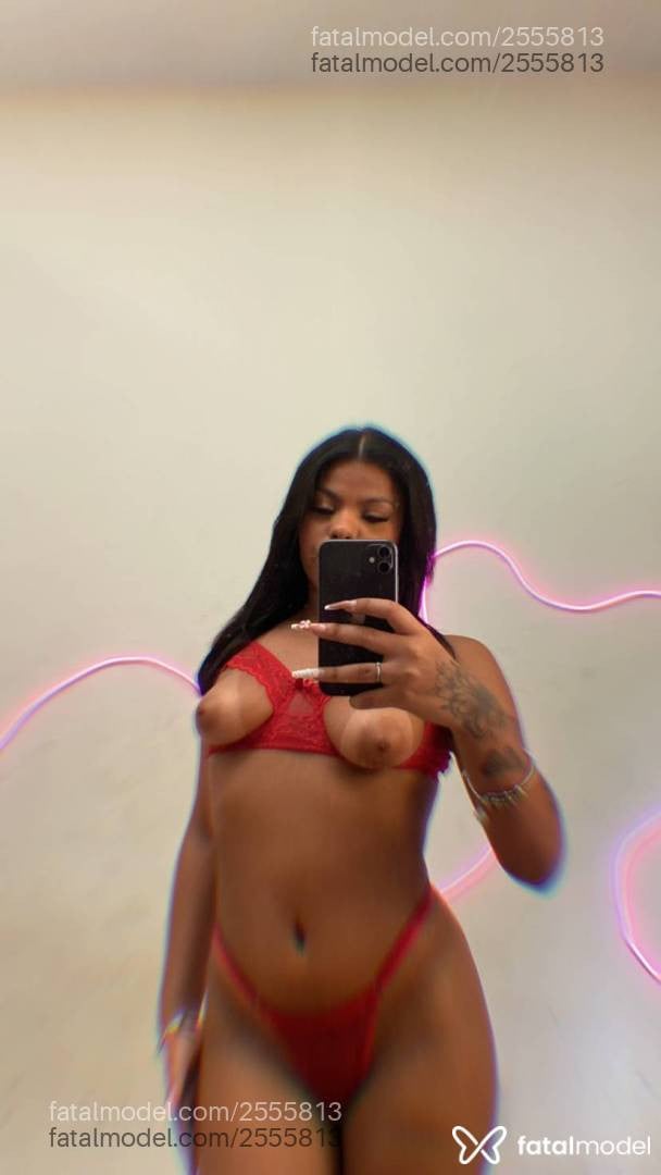 Acompanhante mulher com cabelo castanho de olhos pretos - Fernanda Oliveira