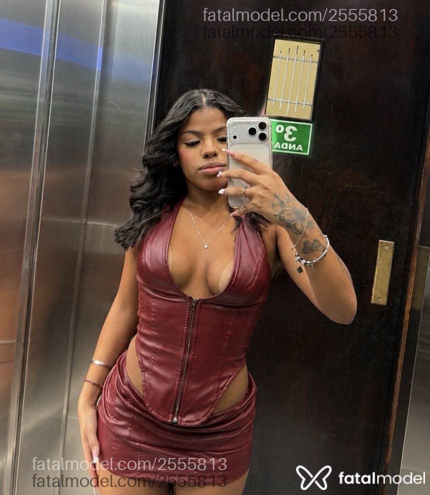 Acompanhante mulher com cabelo castanho de olhos pretos - Fernanda Oliveira