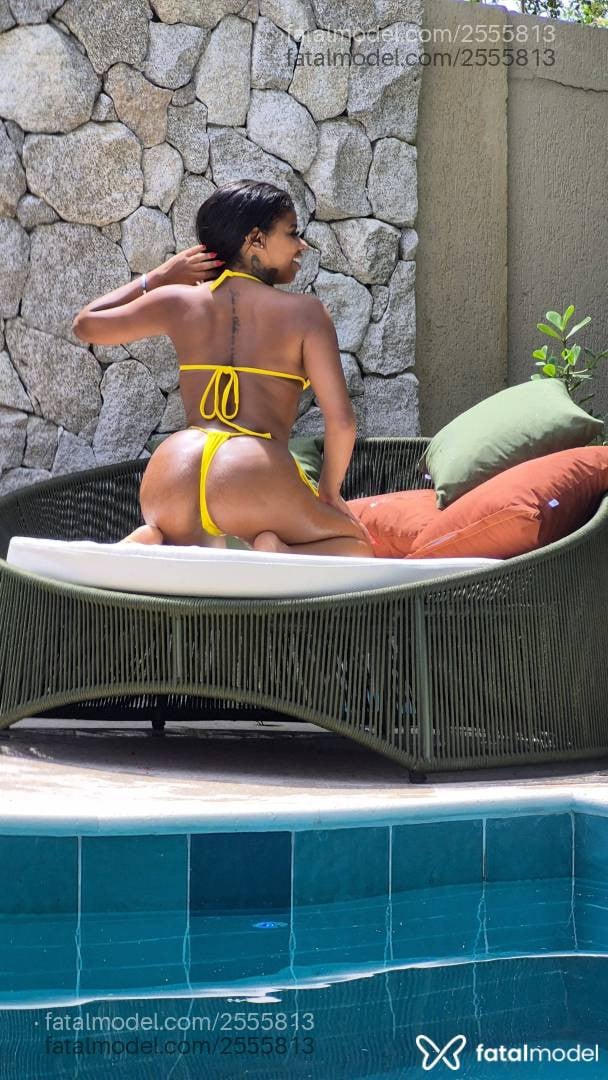 Acompanhante mulher com cabelo castanho de olhos pretos - Fernanda Oliveira