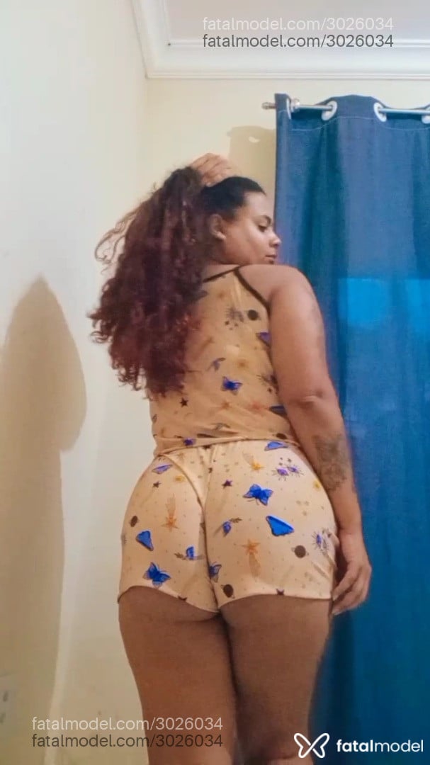 Acompanhante mulher morena (o) de olhos castanhos em Itapema - Valery