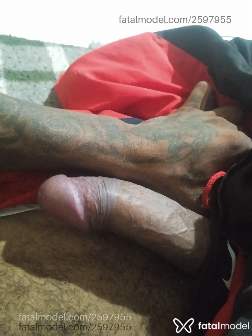 Acompanhante homem morena (o) de olhos castanhos em Itajaí - Lucas