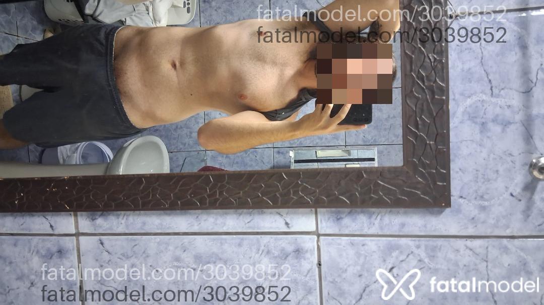 Acompanhante homem com cabelo castanho de olhos castanhos - Akira Acompanhante homem com cabelo castanho de olhos castanhos - Akira