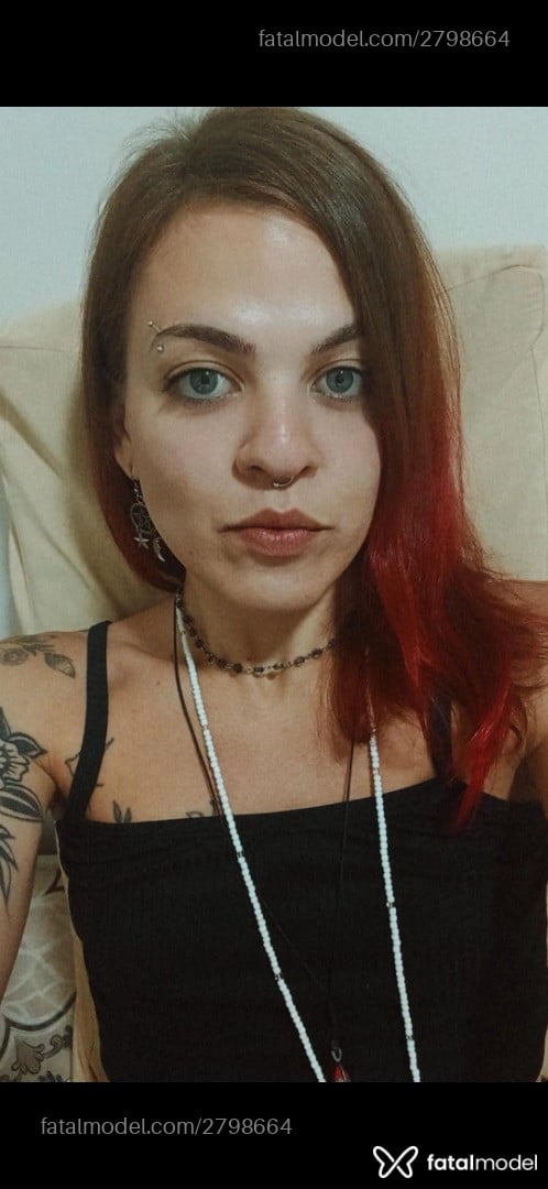 Acompanhante mulher trans com cabelo colorido de olhos azuis em Tianguá Acompanhante mulher trans com cabelo colorido de olhos azuis em Tianguá - Ginger