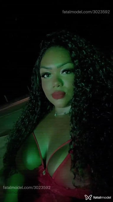Acompanhante mulher com cabelo castanho de olhos castanhos em Inocência Acompanhante mulher com cabelo castanho de olhos castanhos em Inocência - Mady