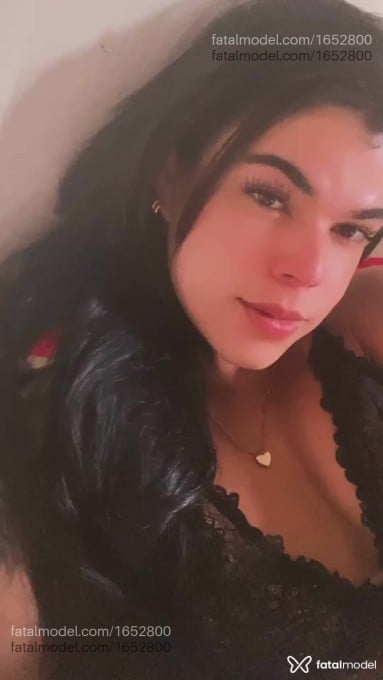 Acompanhante mulher trans morena (o) de olhos pretos em Água Boa - Dhanyella
