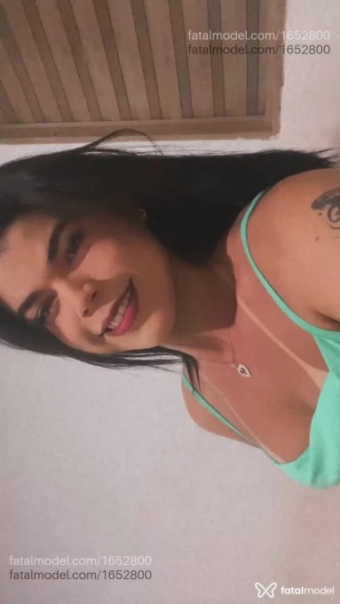 Acompanhante mulher trans morena (o) de olhos pretos em Água Boa - Dhanyella
