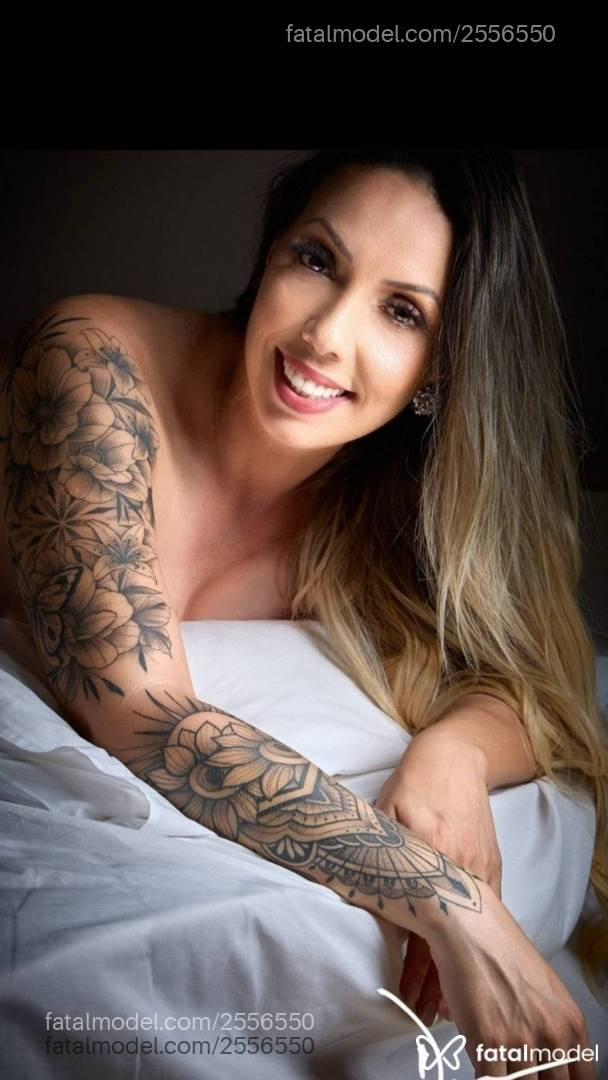 Acompanhante mulher loira (o) de olhos castanhos - Pamela Ravar Acompanhante mulher loira (o) de olhos castanhos - Pamela Ravar