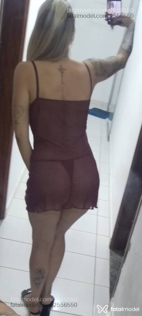 Acompanhante mulher loira (o) de olhos castanhos - Pamela Ravar