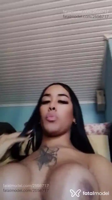 Acompanhante mulher trans morena (o) de olhos pretos - Sofilin