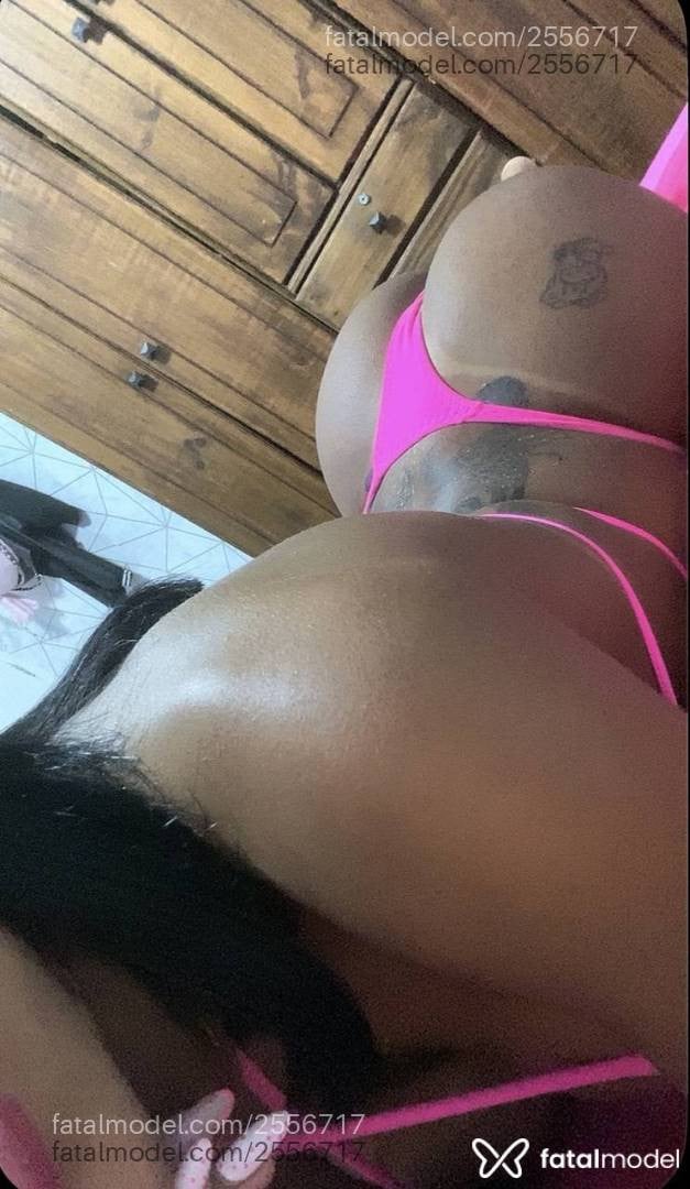 Acompanhante mulher trans morena (o) de olhos pretos - Sofilin