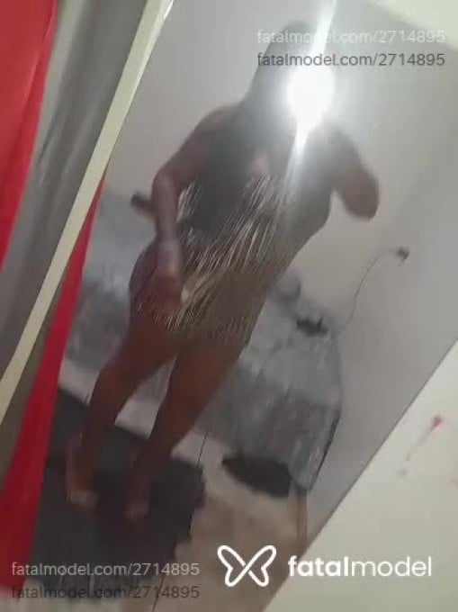 Acompanhante mulher morena (o) de olhos mel - Gaby Acompanhante mulher morena (o) de olhos mel - Gaby