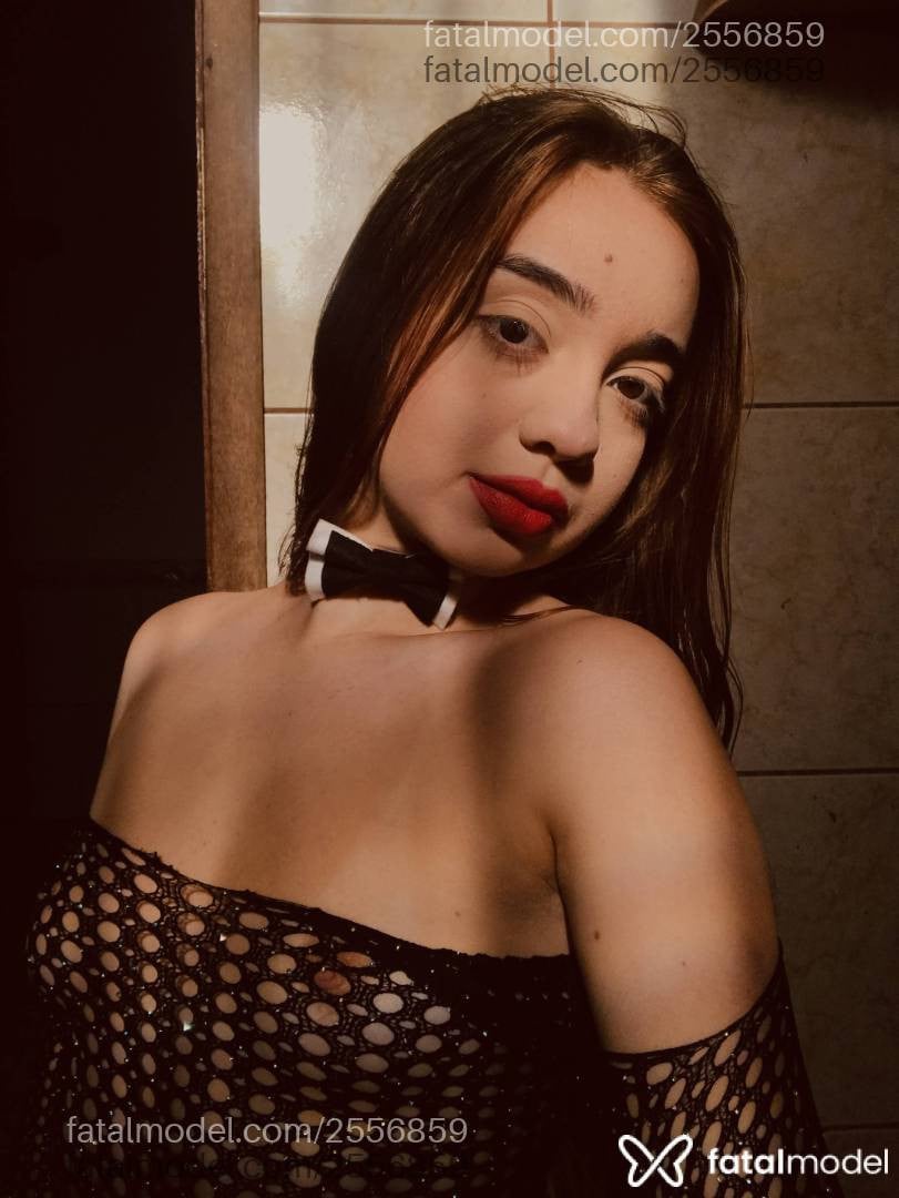 Acompanhante mulher com cabelo castanho de olhos castanhos - Sophie Albuquerque