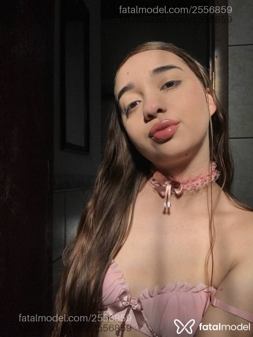 Acompanhante mulher com cabelo castanho de olhos castanhos - Sophie Albuquerque